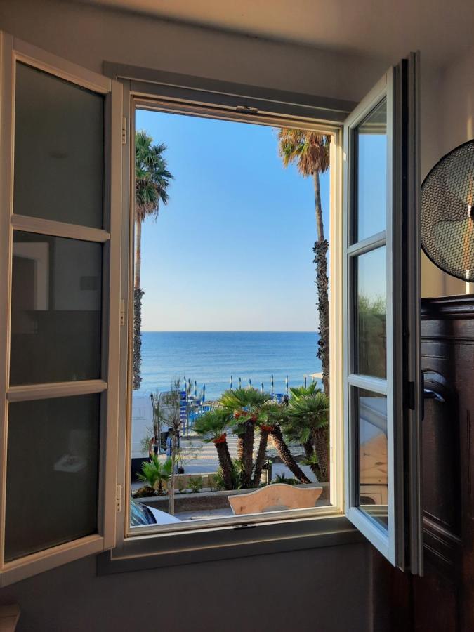 Finestre Sul Mare Villa San Lorenzo al Mare Kamer foto